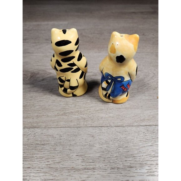 Cat Pepper & Salt Shaker 4" Kitchen Kitchsy Whimsical Super cute Gift - Picture 3 of 6